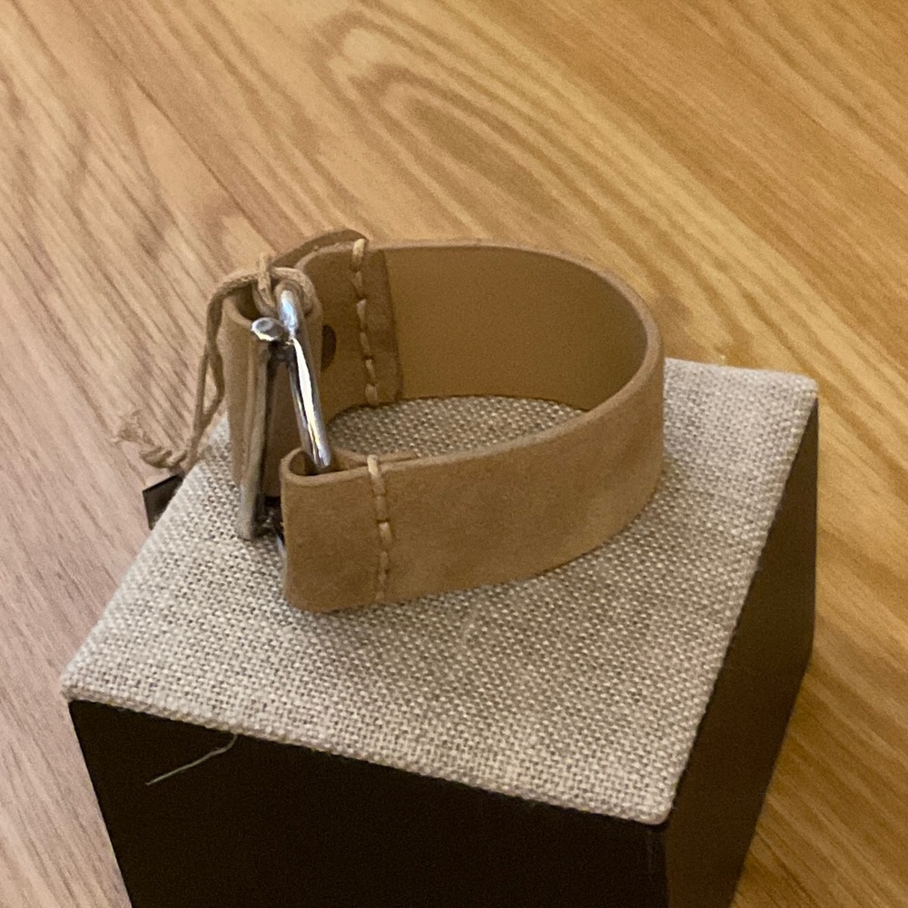 UNO de 50 Tan Suede Belt with Silver Buckle Bracelet “Watt’s Up” - Picture 6 of 8
